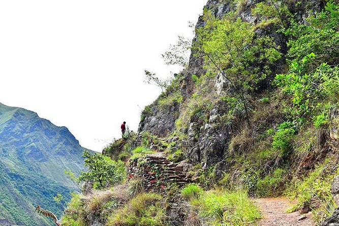 07 Day: Inca Jungle Adventure with Mountain Bike, Rafting, Zipline & Trek - Day 4: Old Inca paths and the walk toward Santa Teresa