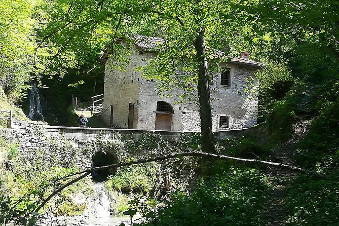 1 Day Trekking - Il Sentiero del Viandante: BELLANO. VARENNA - Castello di Vezio and the broad lake view