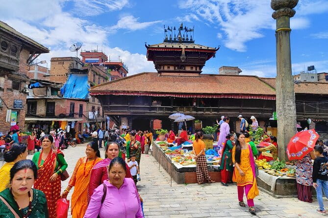 10-Day Cultural Trek in Langtang - The climb to Kyanjin Gompa