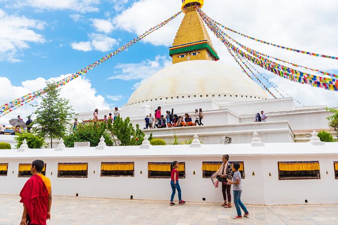 11 Days Nepal Trekking Tour - The road to Pokhara and the start of the trek