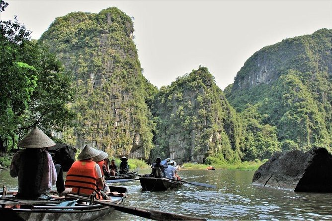 2-day Sapa Trekking from Hanoi and Return - The road from Hanoi to Sapa