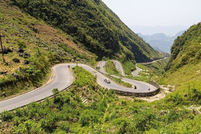 2 days - 1 night trekking Sapa tours from Hanoi - Cat Cat Village and the waterfall option