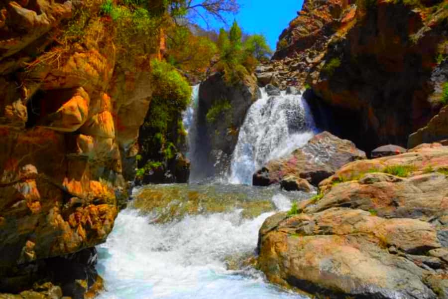 2 Days Desert Agafay and Atlas Mountains Trek From Marrakech - A night at the Atlas 4 Seasons riad