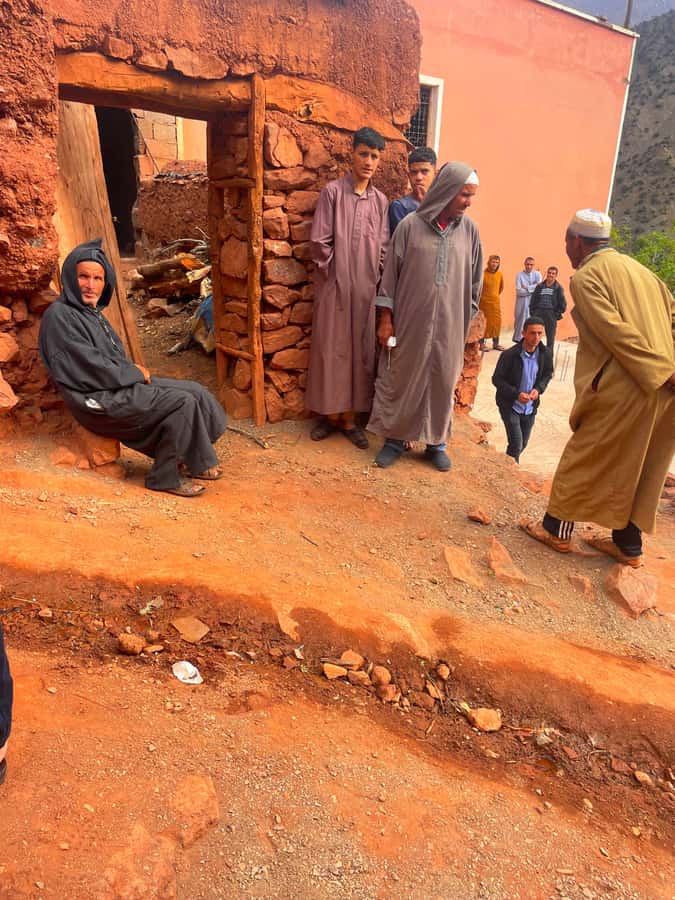 2 Days Desert Agafay and Atlas Mountains Trek From Marrakech - Guides, languages, and group style