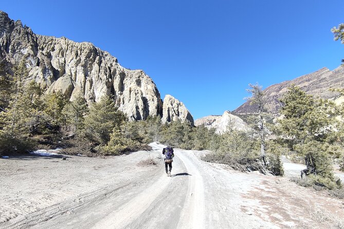 20 Days Annapurna Circuit Trek - Muktinath, Marpha, and the dry Kali Gandaki valley