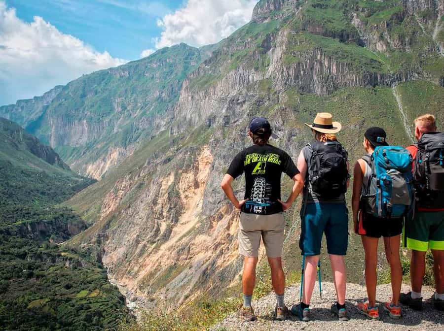 3-day trek to the Colca Canyon from Arequipa ending in Puno - Three and a half hours down to San Juan de Chuccho