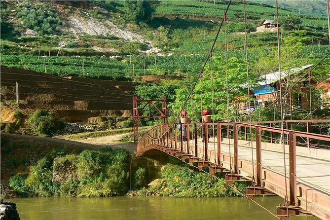 3-Day Trekking Adventure of Sapa from Hanoi - Stay Ta Van Village - Day one: Y Linh Ho, Lao Chai, and the Muong Hoa Valley
