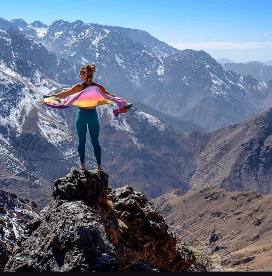 3 Days Trek Atlas Mountains Berber Villages from Marrakech - Food, tea, and two very different nights