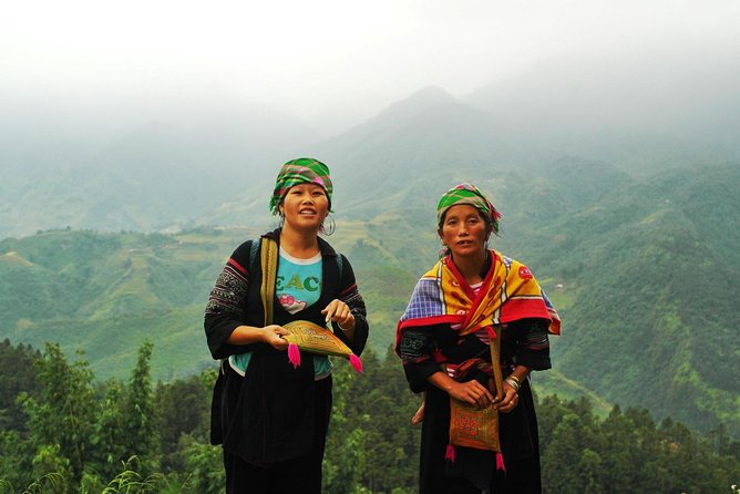 3-Night Sapa Trekking Tour from Hanoi - Arrival in Sapa: breakfast, a shower, and Ta Phin