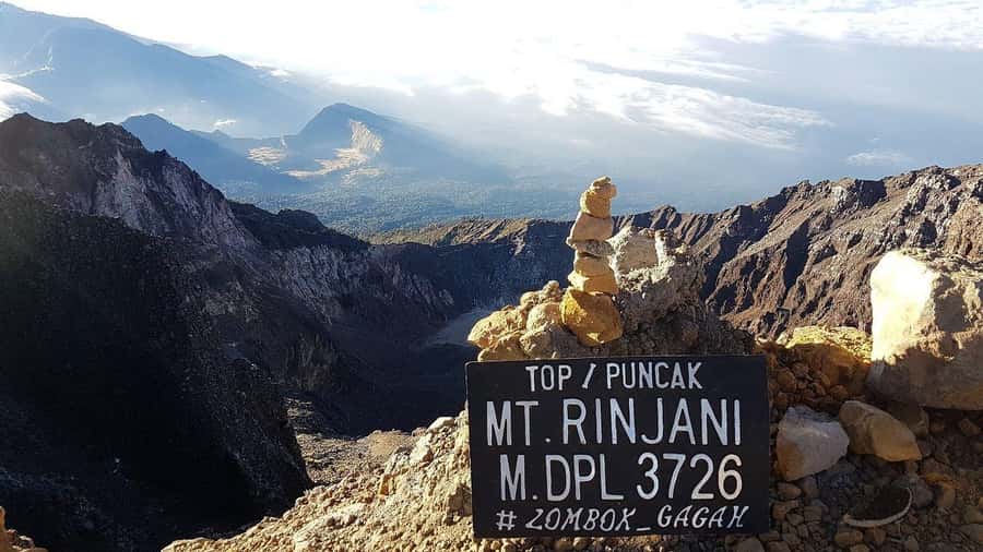 3d/2n trekking mount rinjani summit lake & hot springs - Food, equipment, and the role of the porters