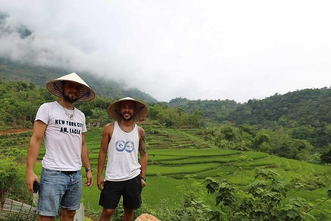 3Day Kayak & Trek to Ha Long Bay and Tamcoc (the 2nd day private) - Who should choose this three-day route?