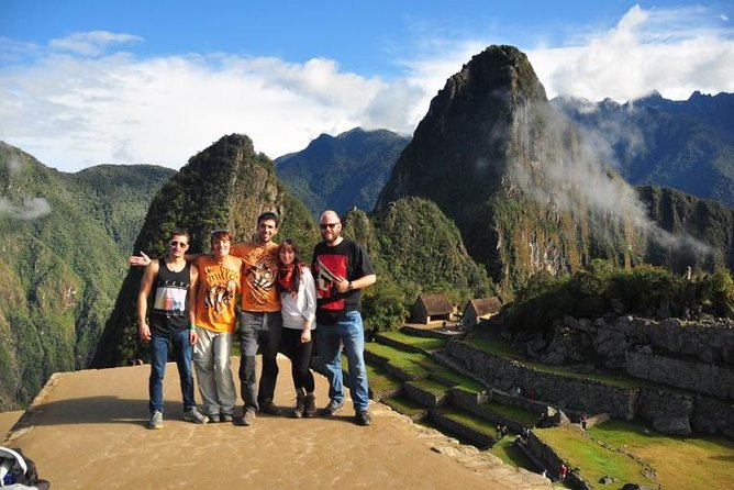 4-Day Lares Trek to Machu Picchu from Cusco - Guides, meals, and group size