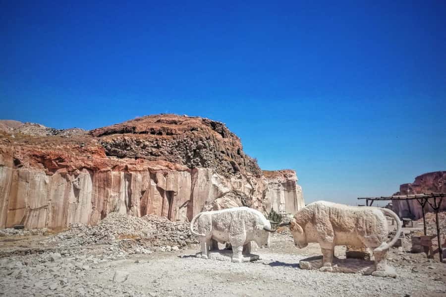 4 hours Tour: Route of Sillar with Trek in Culebrillas - The opening view of volcanoes and the Chilina Valley