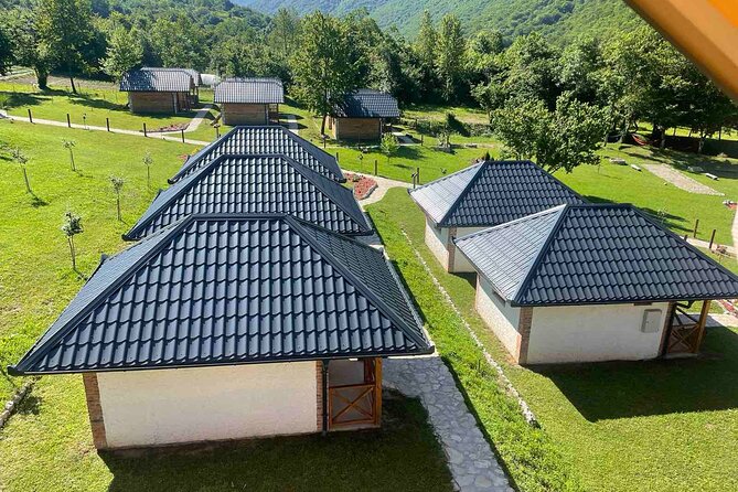 6 Day Tour - Trekking, Rafting, Jeep safari and Canyoning - Day 4: Trekking to heart-shaped Trnovačko Lake