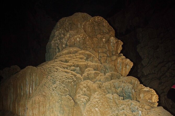 Abandoned Valley , Golden Cave and E Cave 1 Day Trek - Inside Golden Cave at about 11:00
