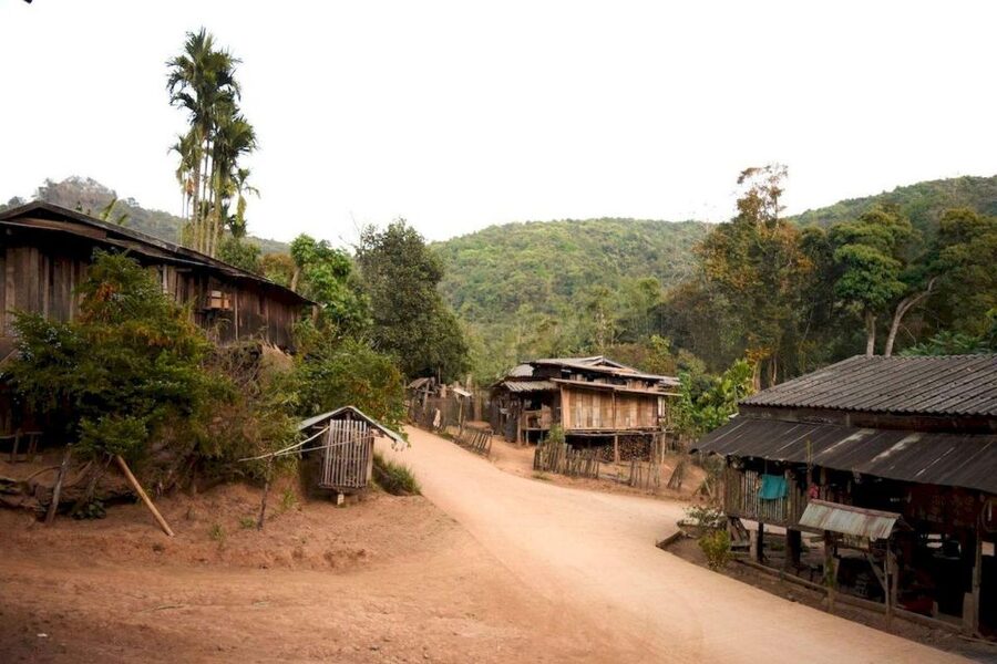 Akha & Lahu village trekking 1 day - Cooling off at Mae Sai waterfall