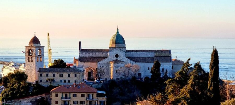 Ancona: Urban Trek Tour with Wine and Food Tasting - The Old Lighthouse from 1860