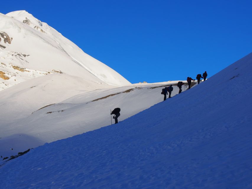 Annapurna Circuit Trekking 13 Days - From Kathmandu to Jagat, the long road into the mountains