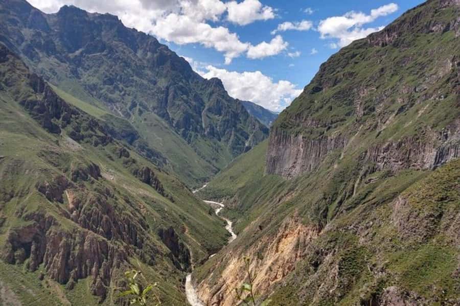 Arequipa: Colca Canyon Trekking 2 days and 1 night + food - The 5:00 a.m. climb to Cabanaconde
