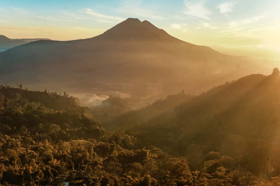 Bali: Mount Batur Sunrise Trek With Guide and Breakfast - Who should book this trek?