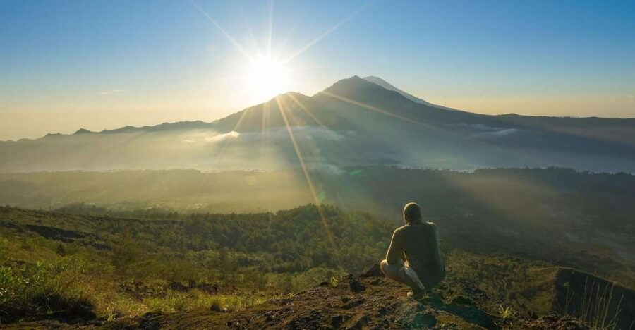 Bali: Mount Batur Sunset Trek with Picnic - Descending after sunset