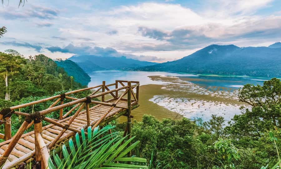 Bali: Twin Lakes, Handara Gates, and Forest Trekking Tour - Handara Gate and the photo-stop question