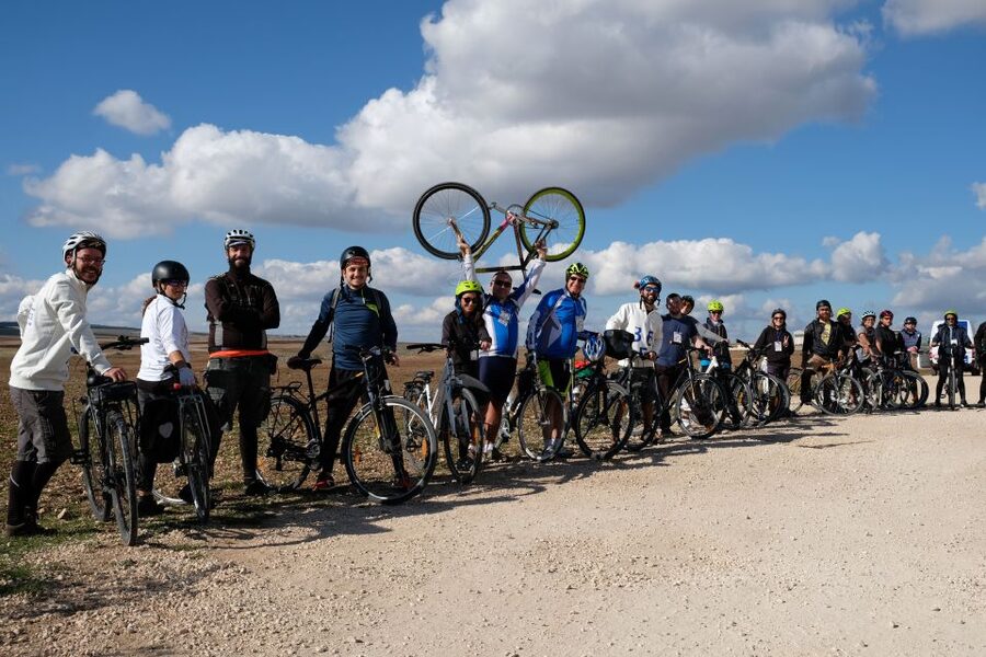 Bari: Trekking Bike Rental - Starting in Bari with a bike that is ready to tour