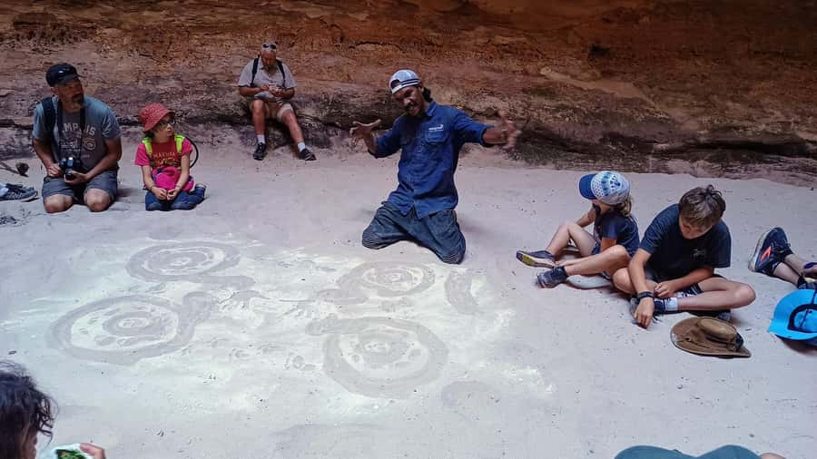 Broome: Fly to Bungles: Best Day Trek with Aboriginal guides - Who should book this experience