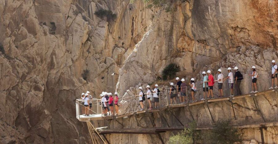 Caminito del Rey: Trekking Tour with Hiking Guide - Why the Caminito del Rey feels so dramatic
