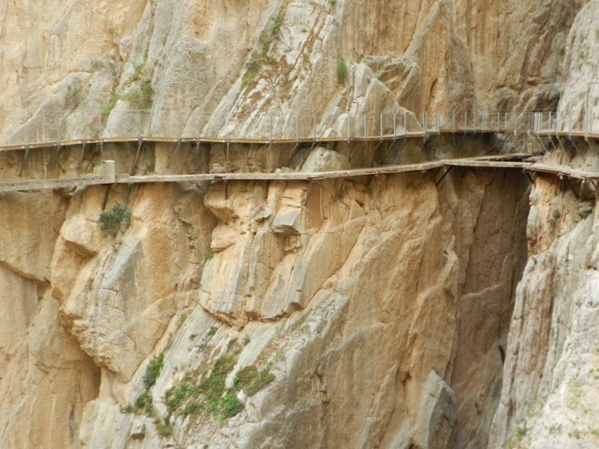 Caminito del Rey: Trekking Tour with Hiking Guide - What to pack and what to expect on the day