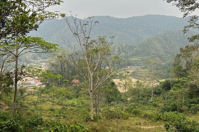 Cao Bang Easy Trekking Tours 2Days/1Night Ban Gioc Waterfall ET1 - Khuoi Ki Stone Village and your first morning