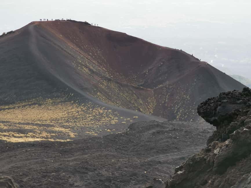 Catania: Mount Etna Sunset Trekking with Wine Tasting - From central Catania to Etna’s rural tracks