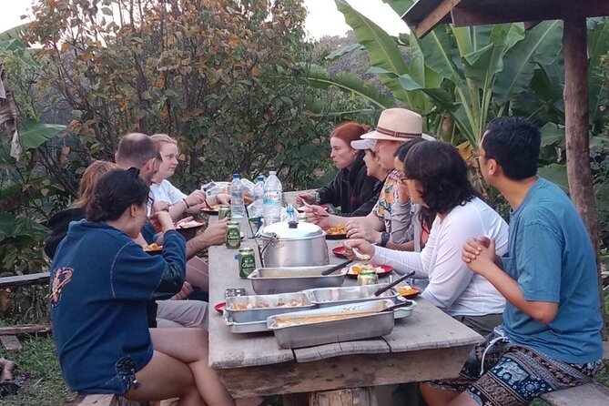 Chiang Mai 2 Day 1 Night Jungle Trekking and Bamboo Rafting - Walking 1.5 hours to the Shan village
