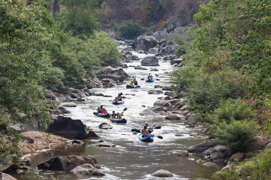 Chiang Mai: 3-Hour Trekking and Inflatable Kayaking Tour - Lunch and a practical reset before the river