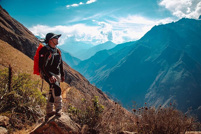 Classic Choquequirao Trek – 5 Days / 4 Nights - Before sunrise from Cusco to Cachora