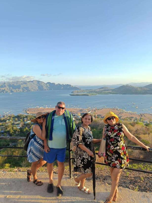 Coron Town Tour: Maquinit Hotspring & Mt. Tapyas Trekking - Cashew House Store and useful souvenirs