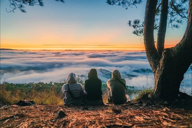 Dalat: Cloud Hunting & Sunrise Trekking to Hon Ho Mountain - Cloud hunting and the limits of weather