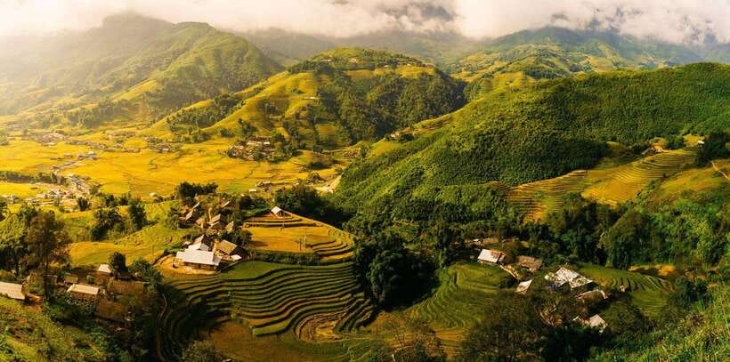 Easy Trek in Sapa mountain : Y Linh Ho - Lao Chai - Ta Van - Crossing the Muong Hoa River and entering the hills