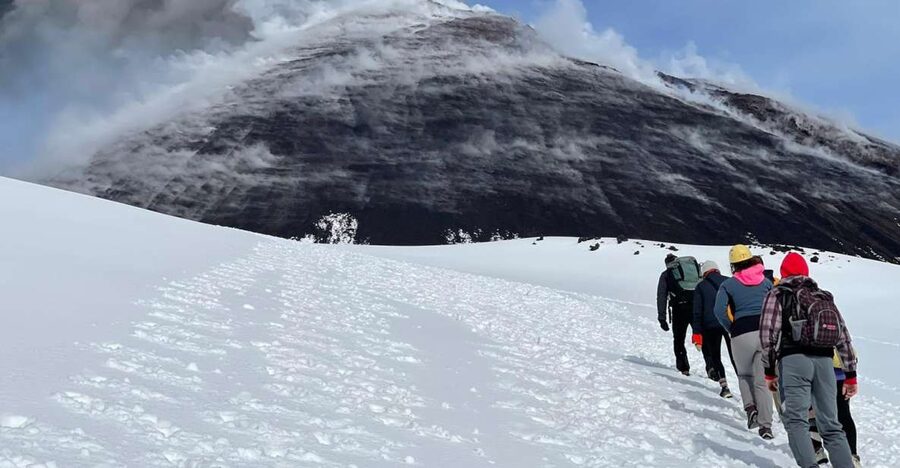 Etna South: High Altitude Winter Trek with an Alpine Guide - The 20-minute cable-car ride to 2,500 meters