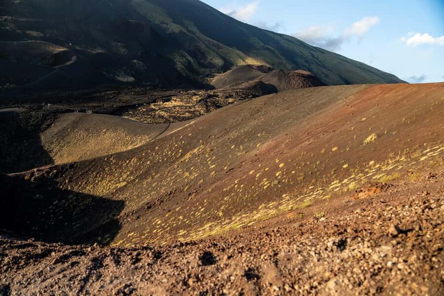 Etna Sunset Tour: Volcano trek, Cave & tasting from Catania - The guides make the difference