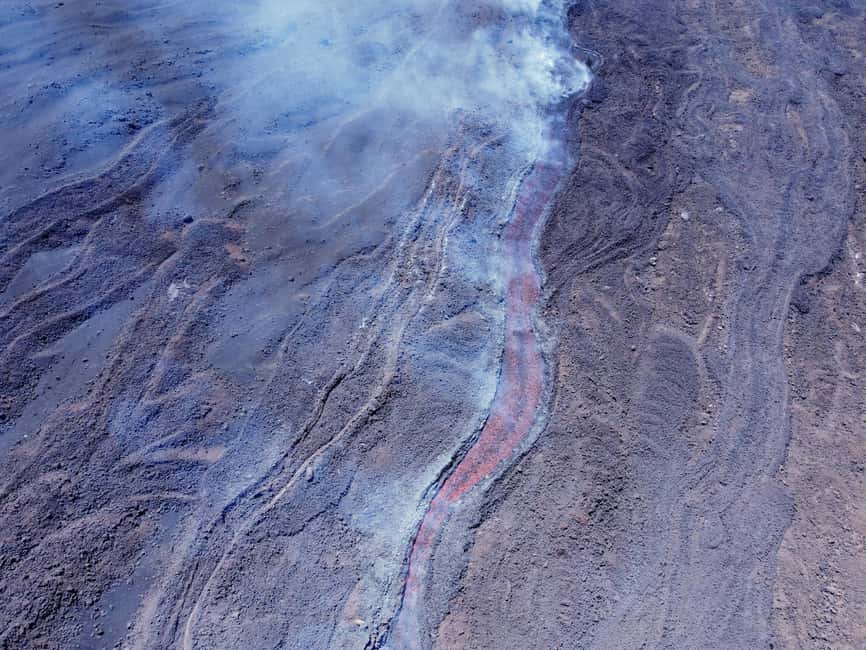 Etna: Trekking to the summit craters at 3340 meters - Standing Above the Central Crater