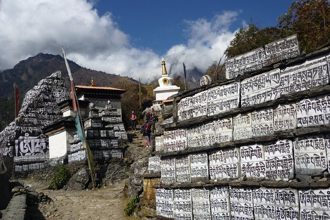 Everest Base Camp Trek 16 Days - Meals, accommodation, and what the price really covers