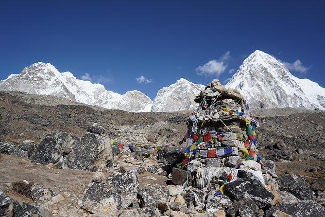 Everest Base Camp Trekking - Walking through Sherpa culture toward Tengboche