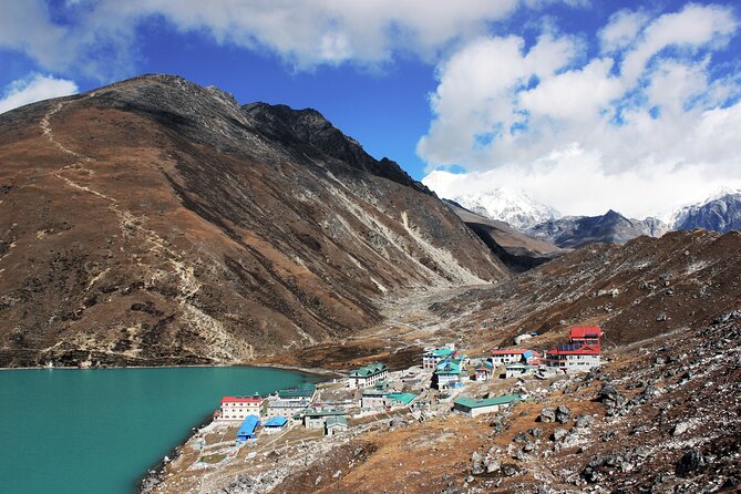 Everest Gokyo Valley Trek - 12 days - Day 4: Toward Phortse through Khumjung country