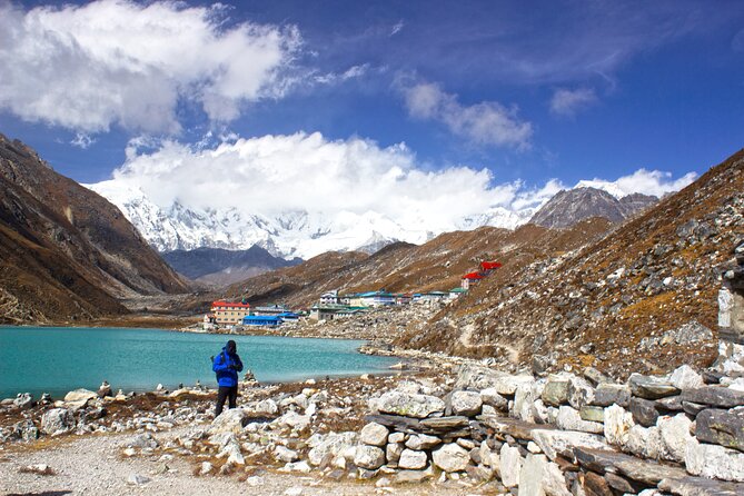 Everest Gokyo Valley Trek - 12 days - Day 7: Ngozumpa glacier and the third Gokyo lake