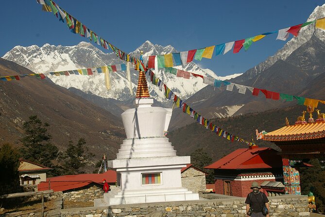 Everest Panorama Trek - Day 2: Lukla to Phakding, the first mountain walk