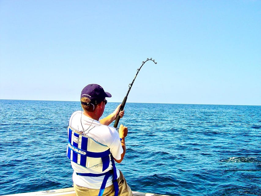 Fisher’s Trek: Cominotto Island, Prime Fishing Spots & Gozo - The first hour: setting a route around Comino