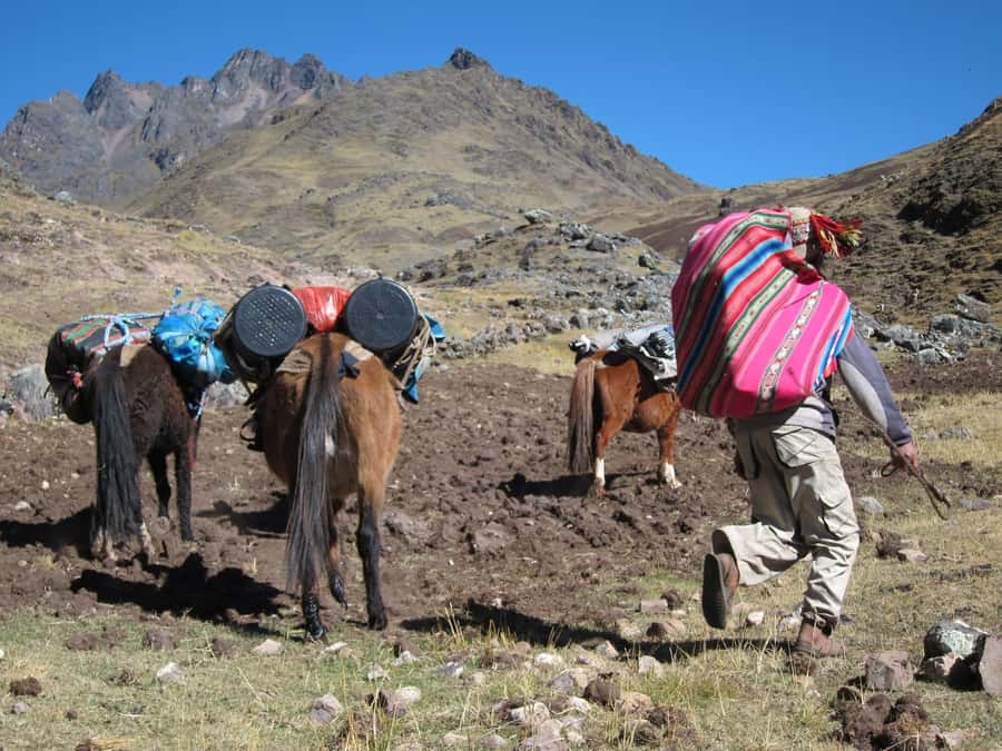 From Cusco: 7 Lakes Ausangate Trek with Breakfast and Lunch - The difficulty: cold, thin air, and 13 kilometers