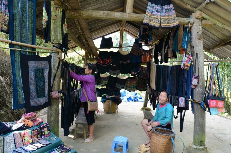 From Hanoi: 2-Day Sapa-Fansipan Peak & Trek & Ha Giang Bus - Practical preparation for a mountain schedule