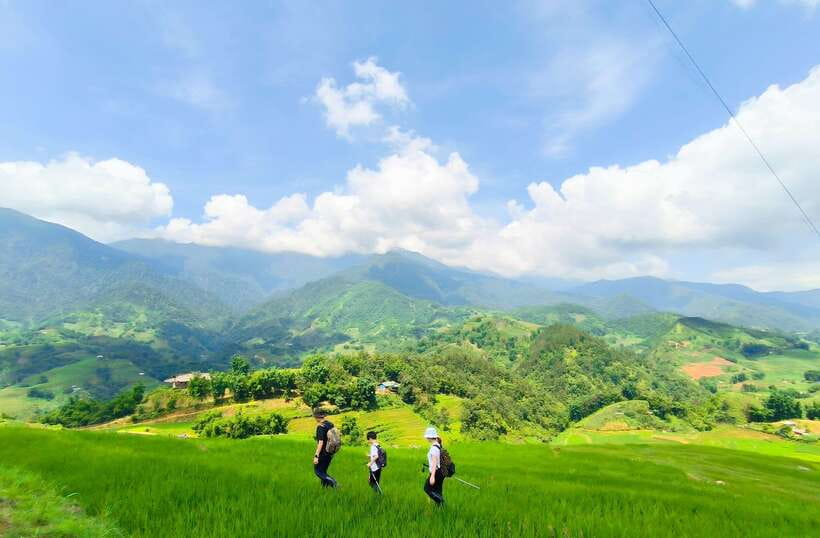 From Hanoi: 2-Day Sapa Trek Tour - Luxury Limousine Transfer - What you eat during the two days